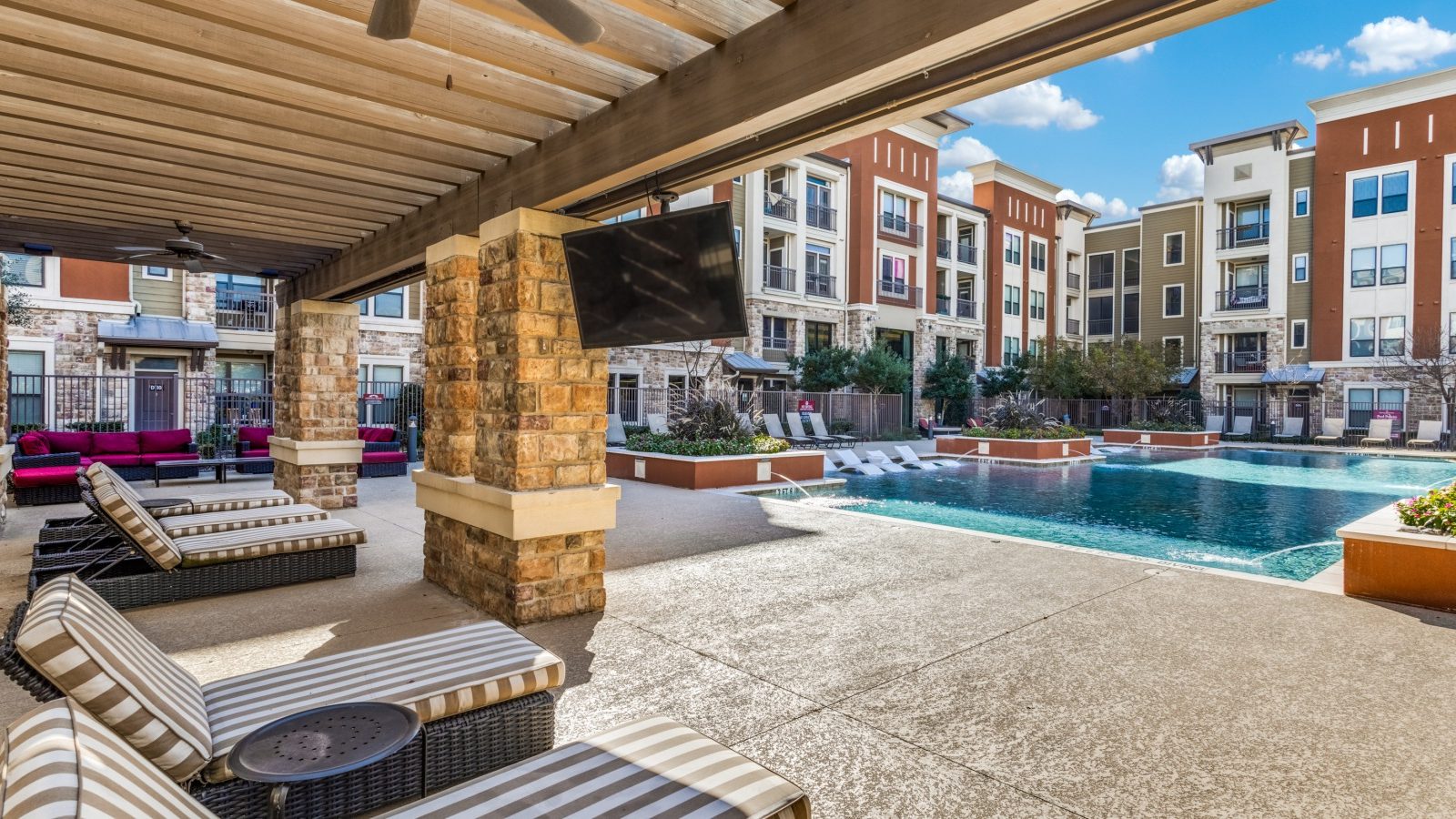 the pool at The Carson @ Twin Creeks